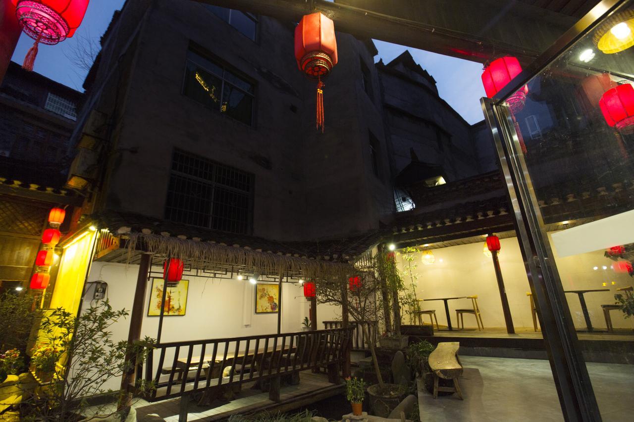 Fenghuang Poshan Inn Exterior photo